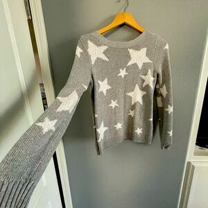 Beautiful grey sweater by Marled with white stars.